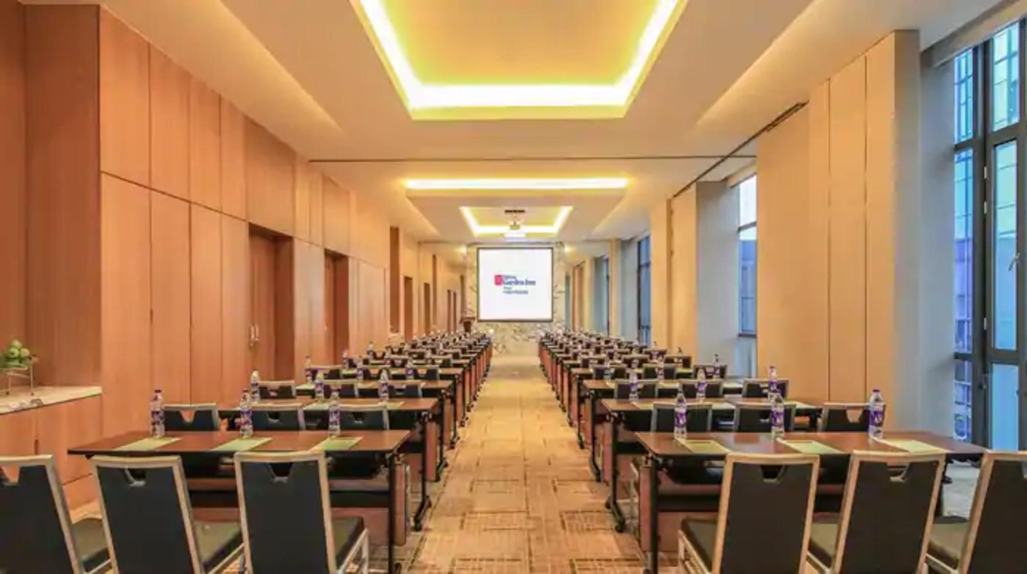 Hilton Garden Inn Νινγκμπό Εξωτερικό φωτογραφία