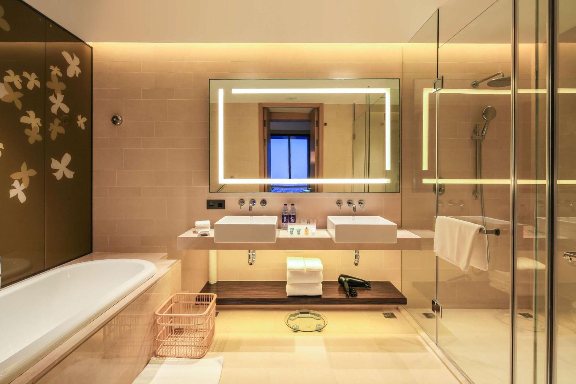 Hilton Garden Inn Νινγκμπό Εξωτερικό φωτογραφία